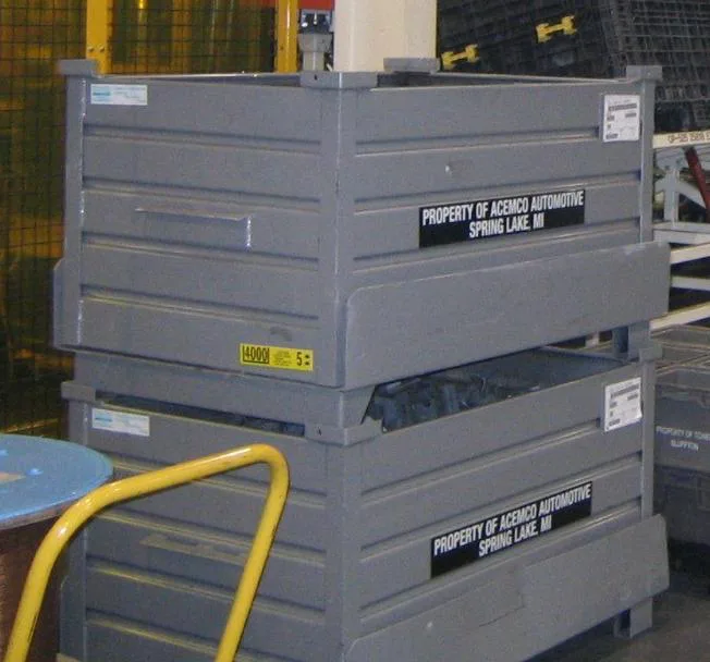 Wire baskets and metal containers, 5 of 5